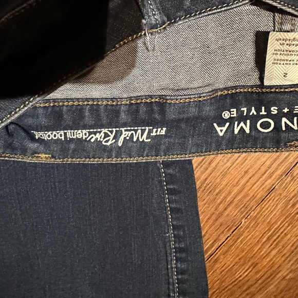 SONOMA Juniors Denim Jeans Size 2 - Picture 2 of 3